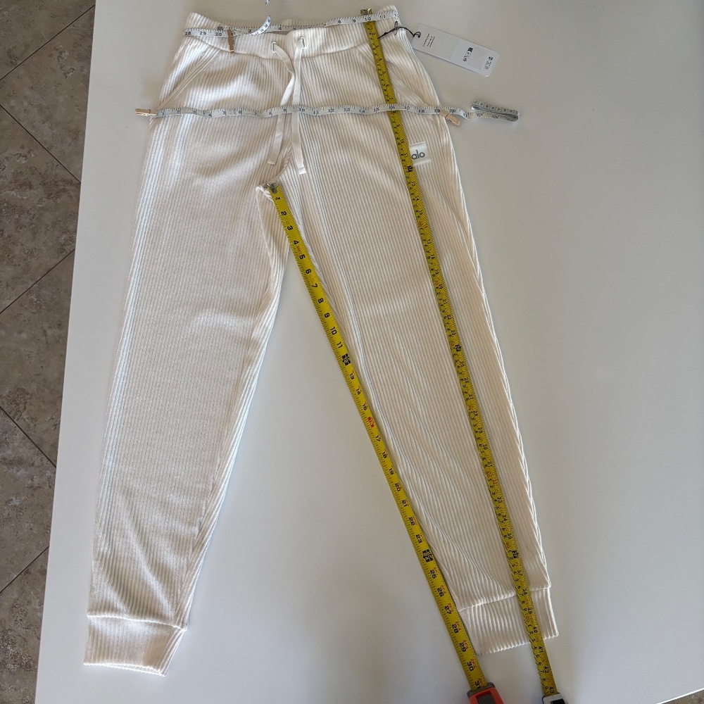 ALO Muse Jogger M and Sweater Hoodie S Creme Ivory Set New with Tags - Picture 10 of 11